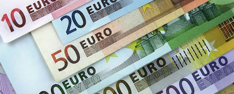 Billetes Euro. Ayudas y subvenciones instalaciones fotovoltaicas