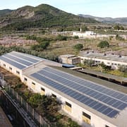 Instalación de autoconsumo solar fotovoltaico en empresa avícola de Valencia